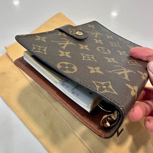 Louis Vuitton Medium Ring Agenda Cover $740 - Picture 8 of 11